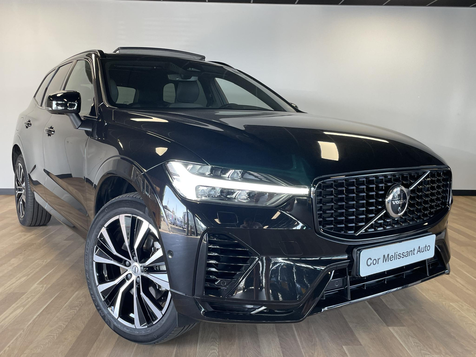 Volvo XC60 2.0 T6 Plug-in hybrid AWD Recharge Plus Dark
