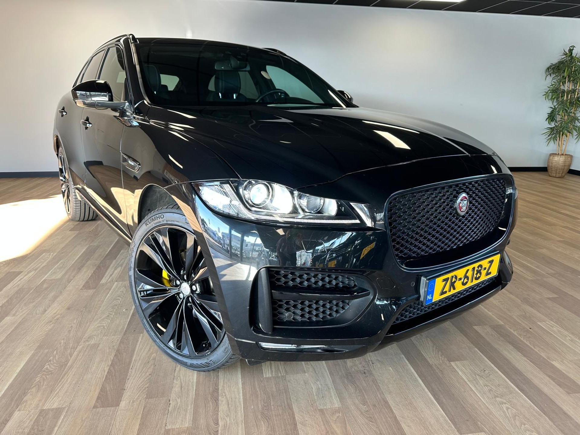 Jaguar F-Pace 2.0 R-Sport AWD 25t